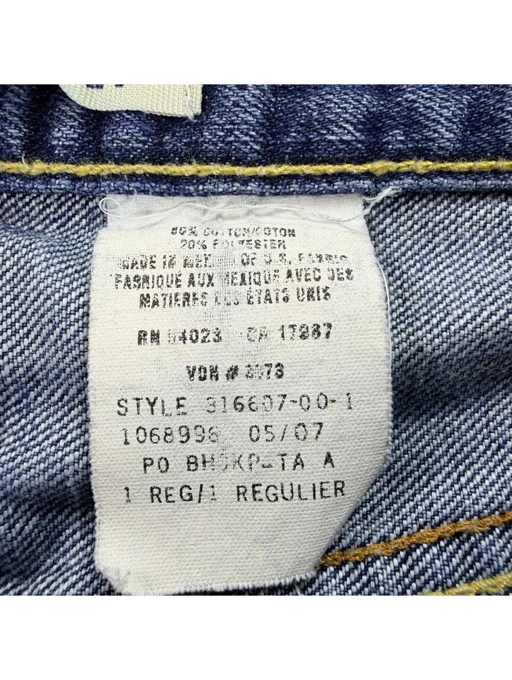 GAP Long and Lean Womens Cutoff Bermuda Denim Shorts Blue Raw Hem 2007 Y2K Look